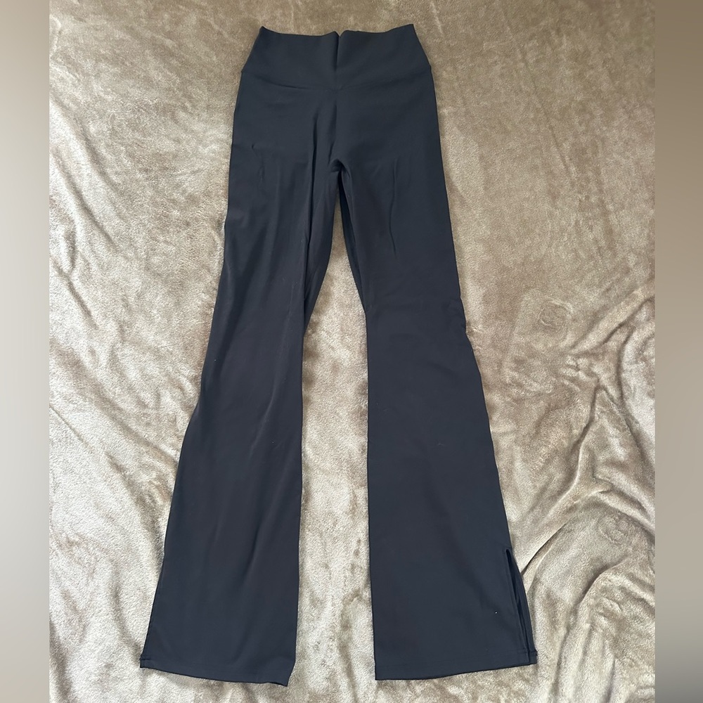 Balance Athletica / Vitality Cloud Split Hem Flare Leggings